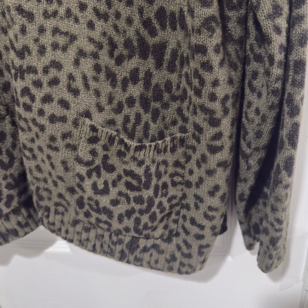 J. Jill XL Tall Dark Green Leopard Print Cardigan Button Front Pockets - Picture 3 of 7
